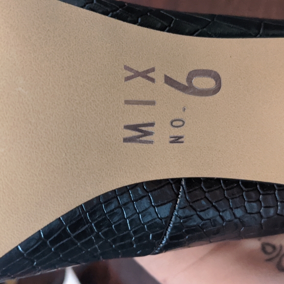 Mix No. 6 black animal skin print heels - Picture 4 of 5